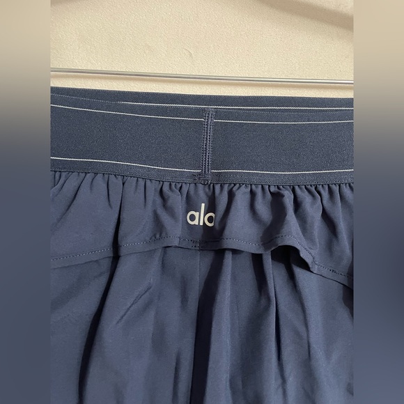Alo Yoga NWT Match Point Women's Navy Shorts Size M - Picture 7 of 8